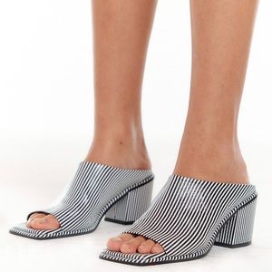 LIKE NEW. EENK KOREAN DESIGNER heeled sandals